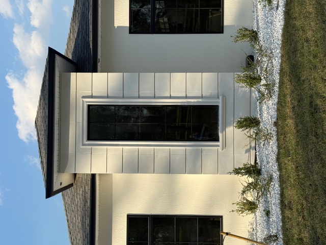 Stucco crack repair on Florida home exterior